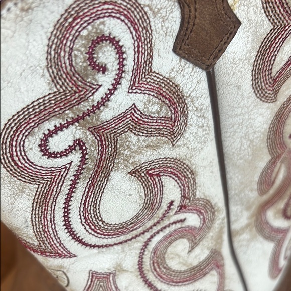 Ariat Women's Brown and Cream Western Boots - Picture 6 of 7